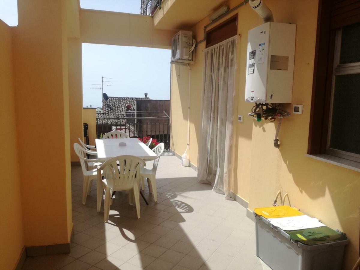 Casa Vacanza Petrulli Zafferana Etnea Bagian luar foto